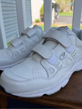 Propet Men’s White Size 10 Stability Walking Shoes M2035